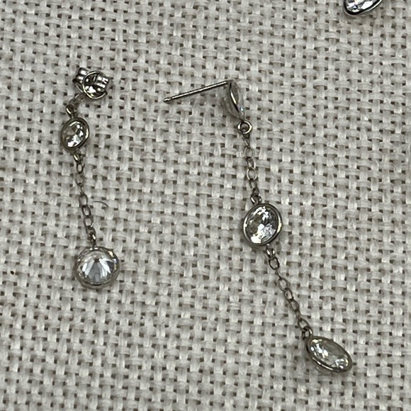 Vintage 14k White Gold Diamonique Dangle Earrings - 2.9g, 1.75” - Picture 14 of 17